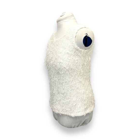 New Directions Women’s Fuzzy White Sleeveless Textured Top L Polyester - Picture 2 of 8